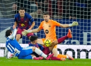 开云体育官方网站-巴萨门将连续扑出关键球，守住球门大门