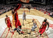 开云体育APP下载-世界杯之夜，钢铁防线，阿拉巴如何锁死对手的进攻狂潮