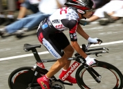 开云足球直播-欧冠决赛焦点战，76人压制快船，篮球与足球的战术共鸣