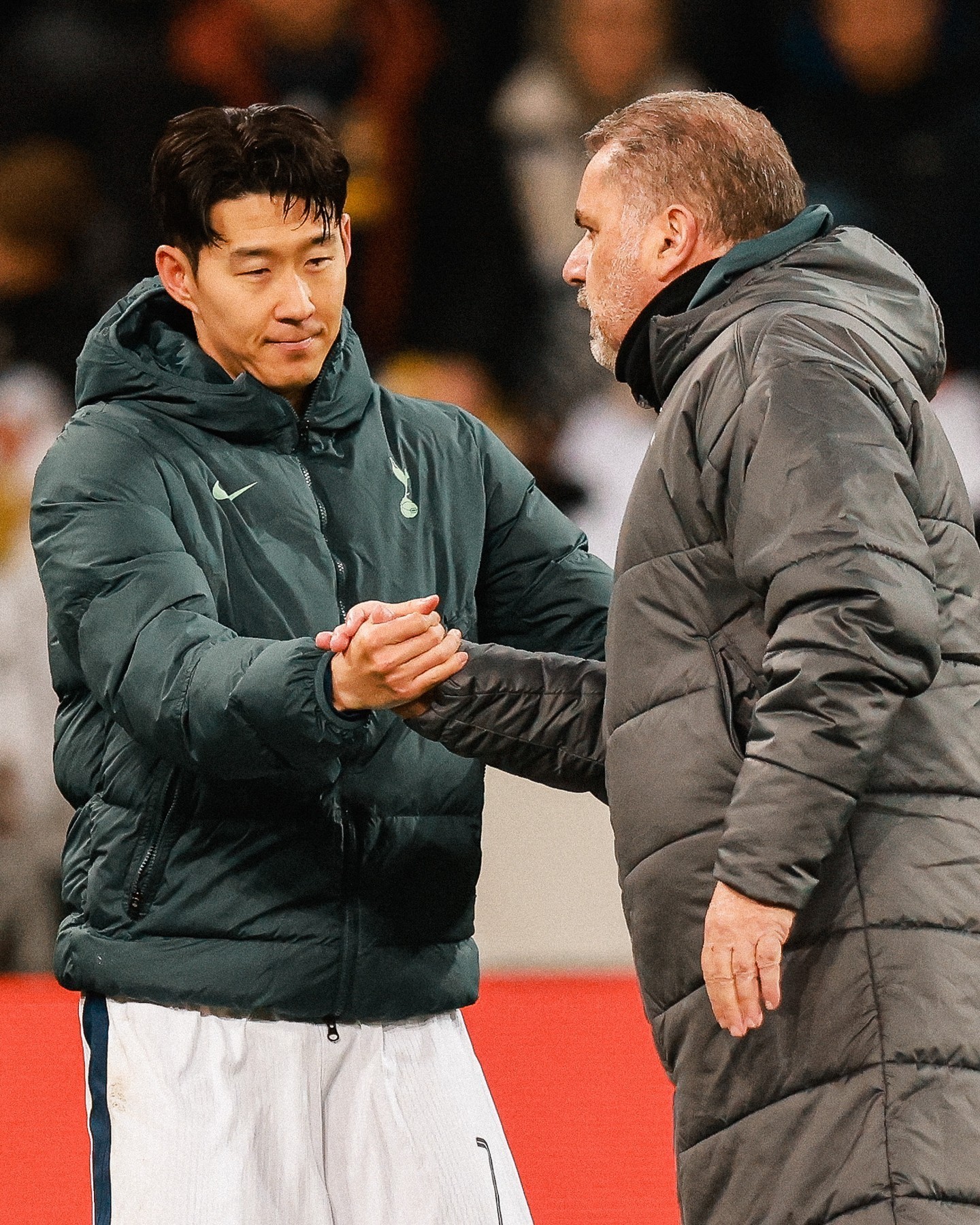 包含里昂轻取尤文，孙兴慜三分雨点燃全场的词条