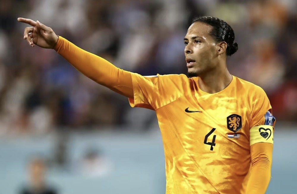 荷兰队实力强劲，取得胜利晋级