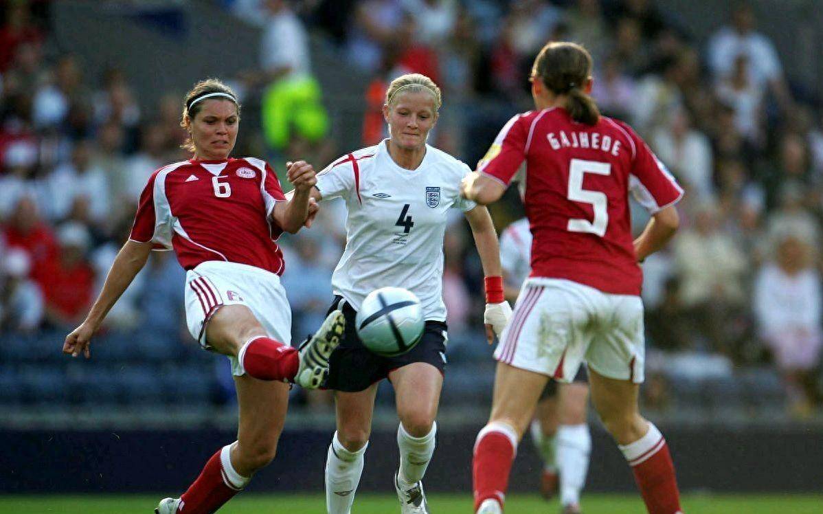 欧洲女足赛季揭幕,精彩对决引发球迷狂热的简单介绍 欧洲女足赛季揭幕,精彩对决引发球迷狂热的简单介绍