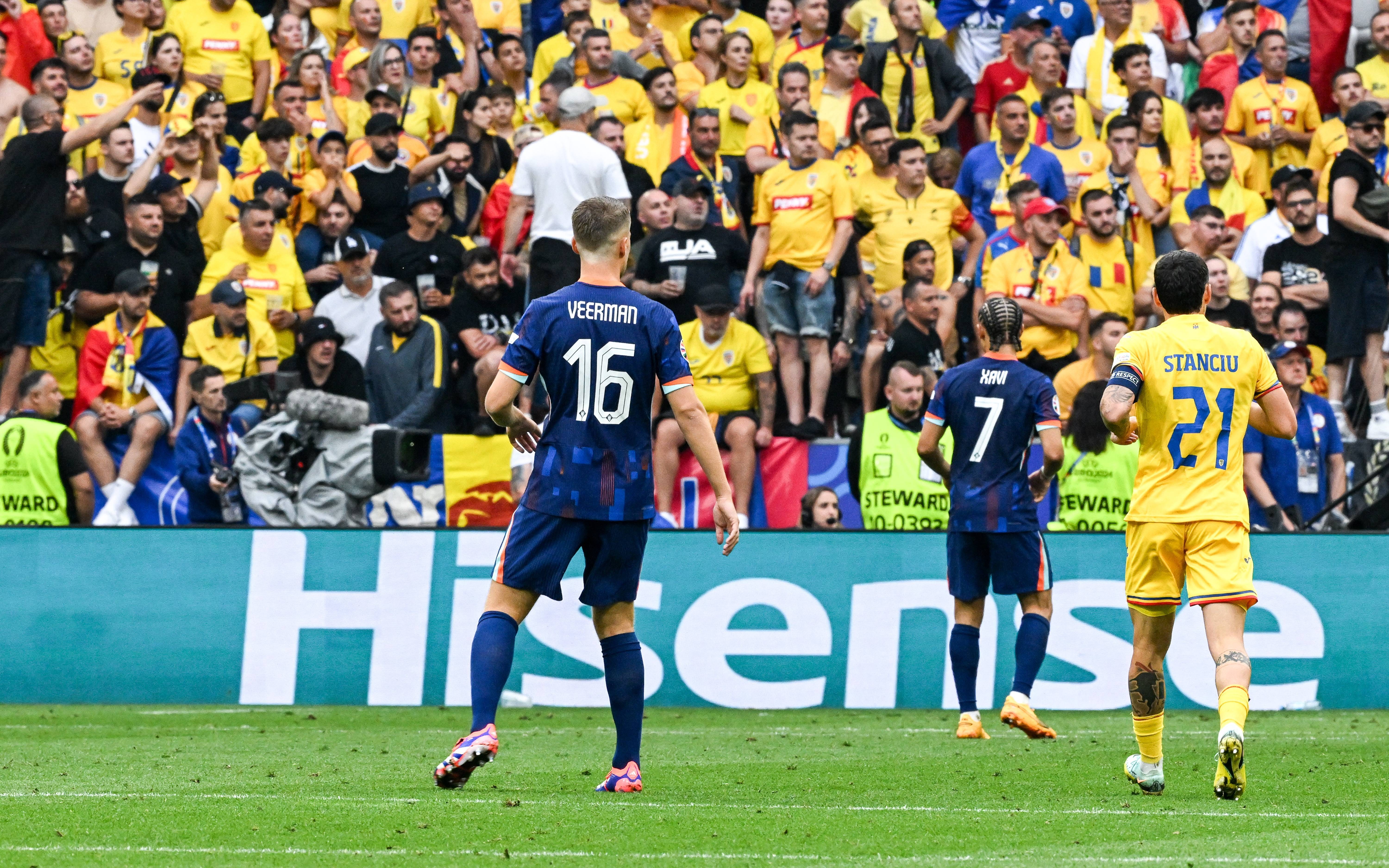 荷兰足球队实力强劲,欧洲杯前景一片光明的简单介绍 荷兰足球队实力强劲,欧洲杯前景一片光明的简单介绍