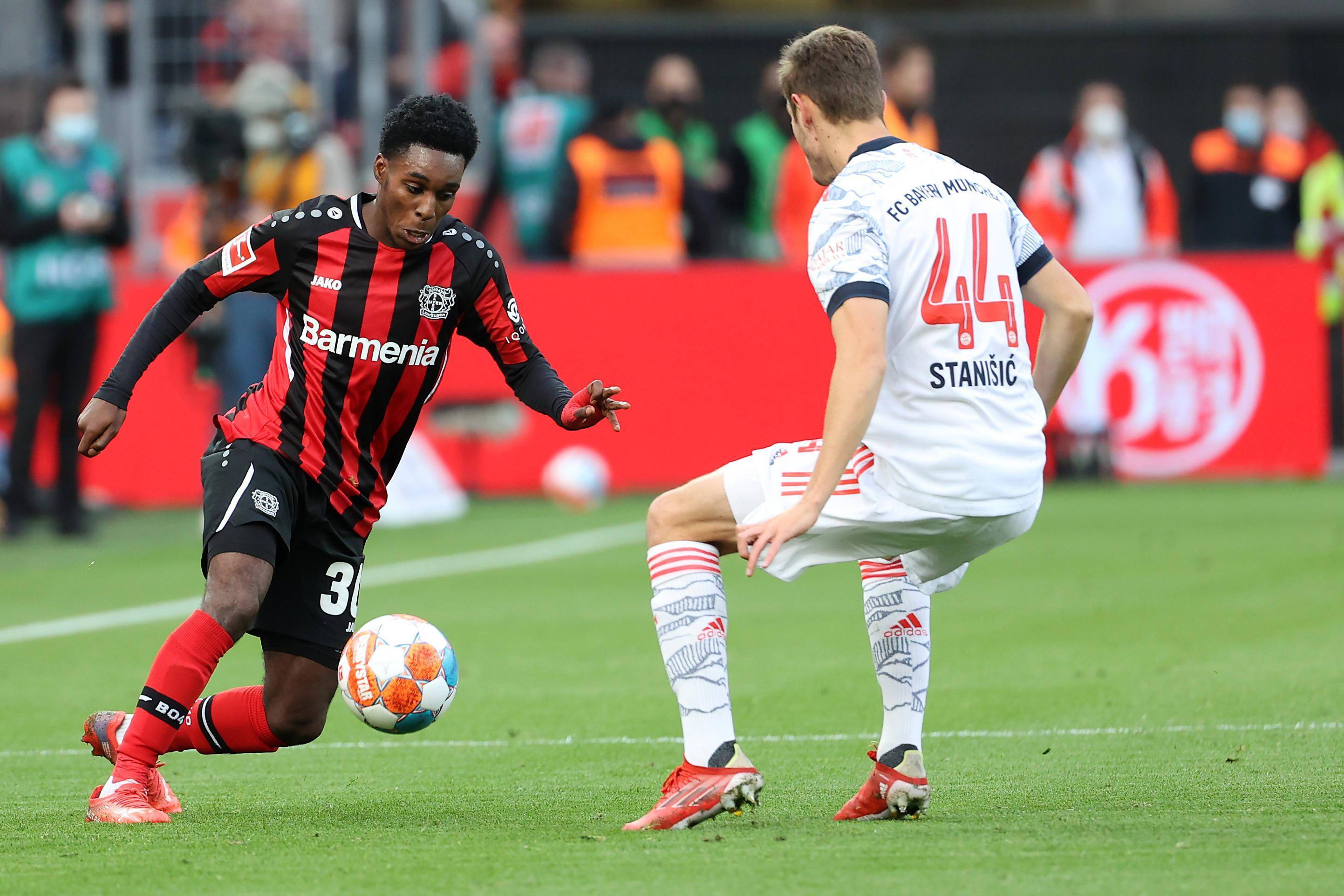 关于沃尔夫斯堡前锋进球后表现出色，球队获胜的信息