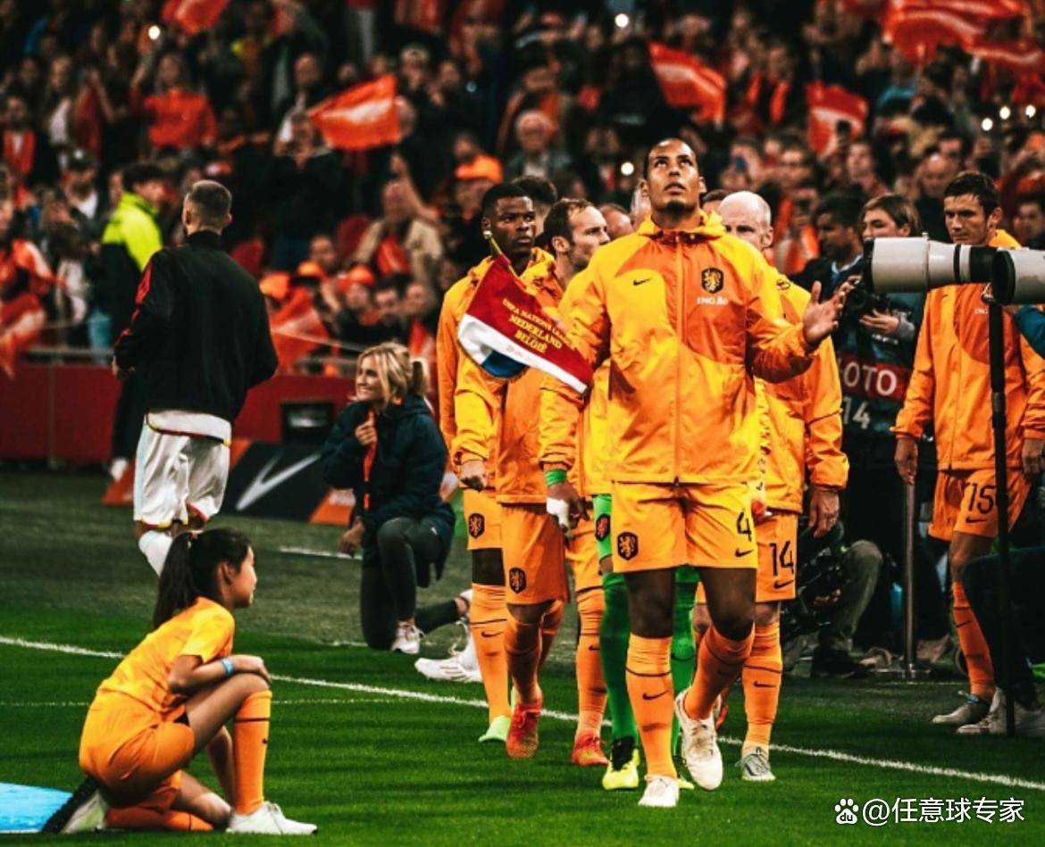 荷兰队备战欧洲联赛,力争进军决赛 荷兰队备战欧洲联赛,力争进军决赛