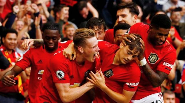 包含曼联客场逼平,保住前六位置的词条 包含曼联客场逼平,保住前六位置的词条