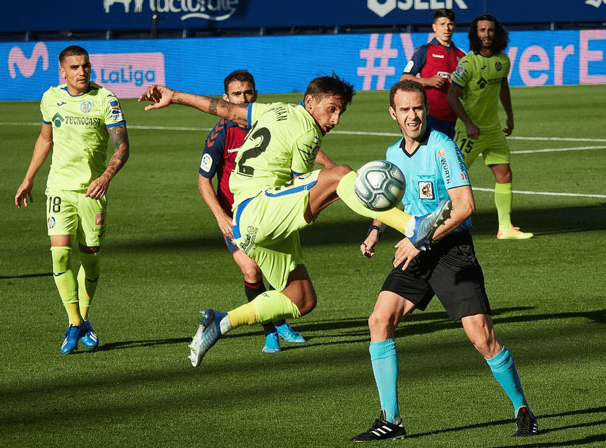 包含欧国联战术变幻莫测，强队实力碰撞不断的词条