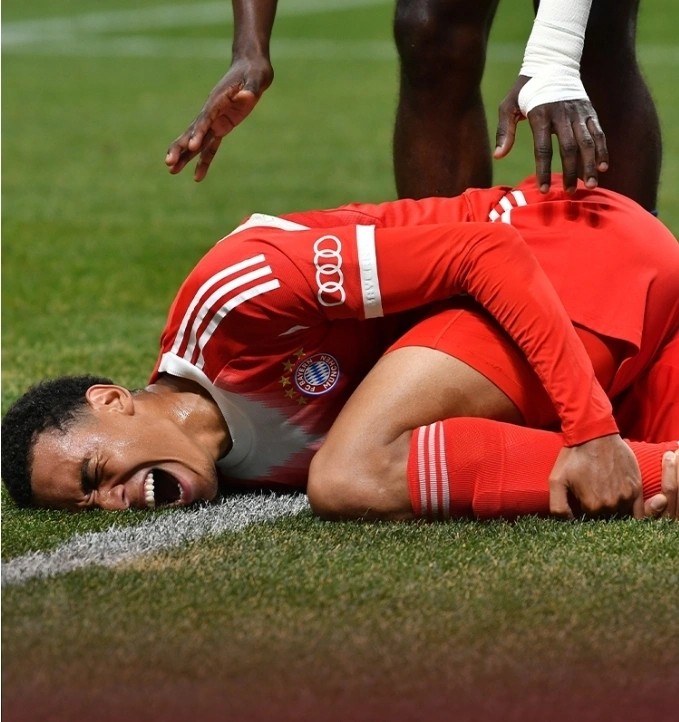 惊险一幕:激烈的足球战役即将爆发的简单介绍 惊险一幕:激烈的足球战役即将爆发的简单介绍