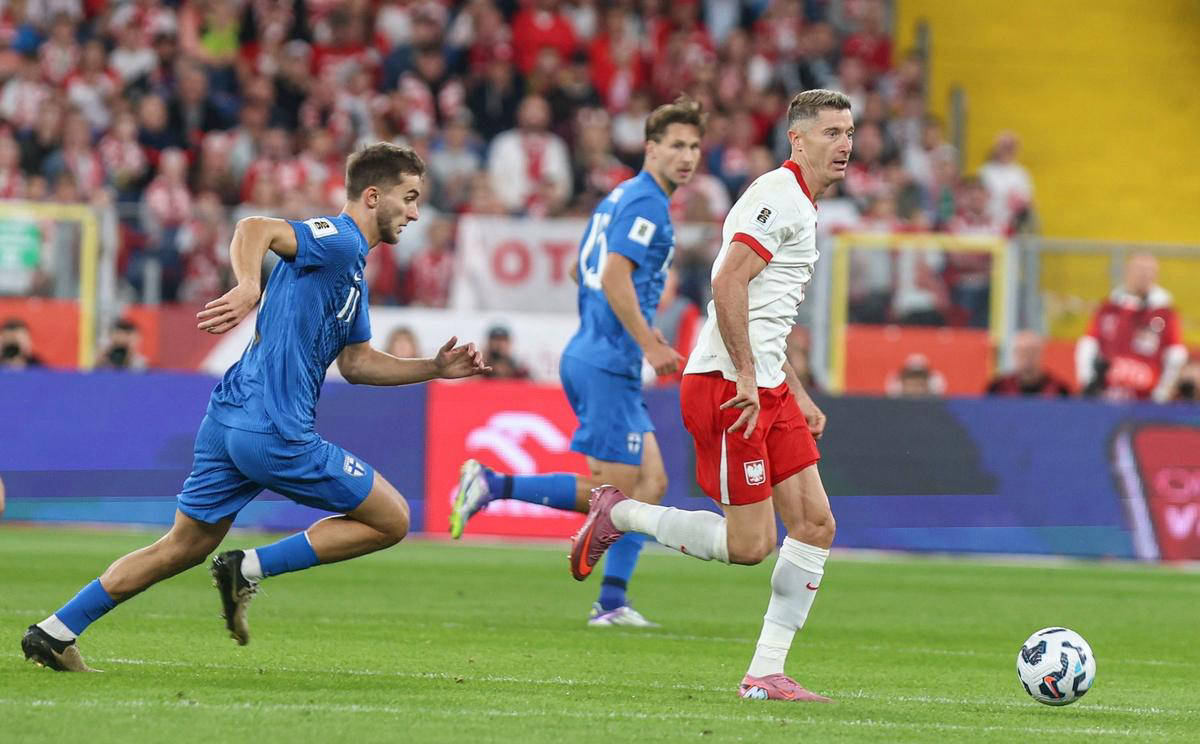 包含斯洛伐克大胜克罗地亚，欧预赛小组形势扑朔迷离的词条