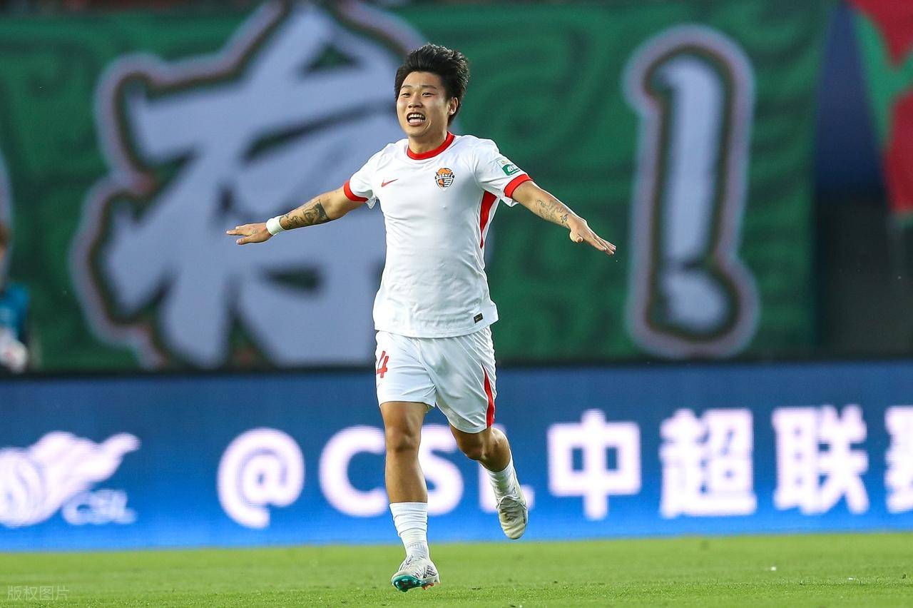 火爆场面:球员间的拉锯战越发激烈 火爆场面:球员间的拉锯战越发激烈