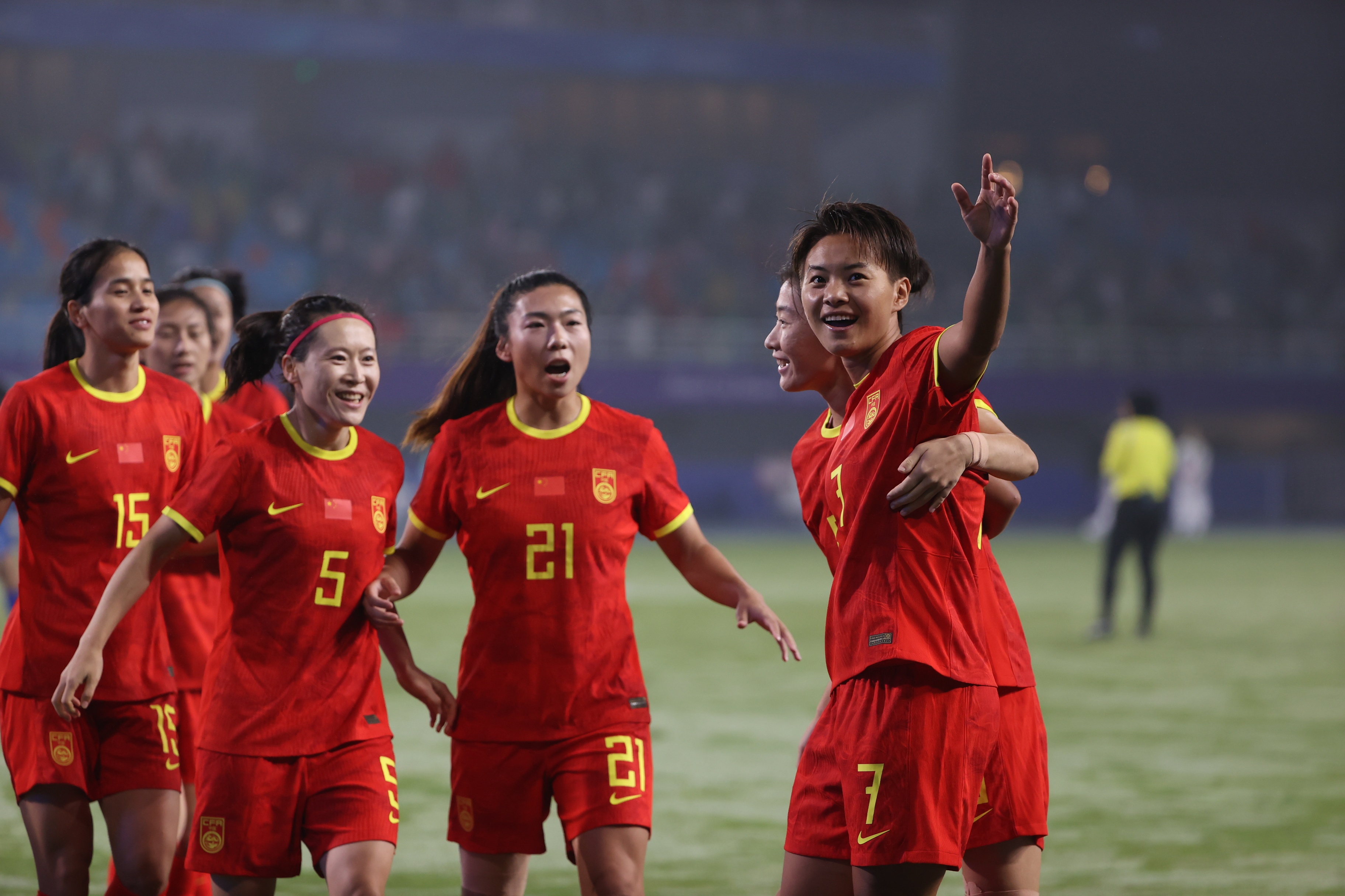 中国女足全力以赴,夺取胜利 中国女足全力以赴,夺取胜利