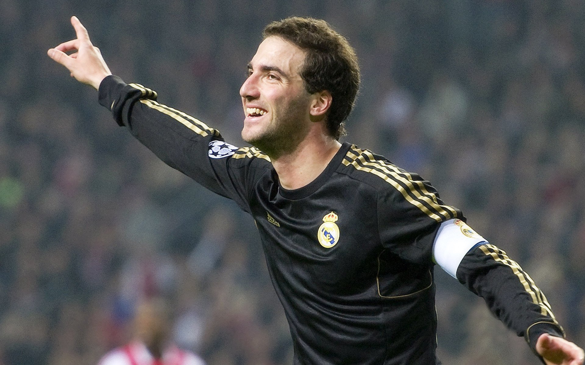 北欧神话遇雨林铁壁，哥斯达黎加稳守胜瑞典，迪马利亚德甲争冠夜展翅定乾坤